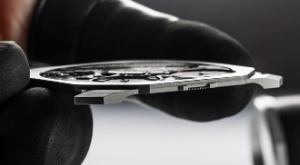 争创纪录！宝格丽新款Octo Finissimo Ultra成为全球最薄机械表，厚度仅1.70mm！